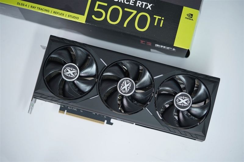 耕升RTX 5070 Ti炫光·超OC显卡评测：外形紧凑 性能不打折