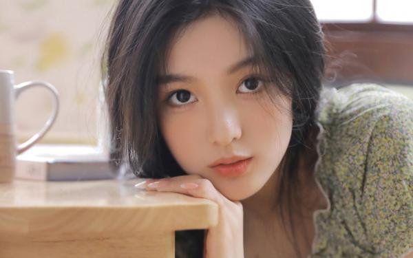 《嘘小声些，她可是影帝背后的大佬》完结版在线阅读 《嘘小声些，她可是影帝背后的大佬》最新章节目录