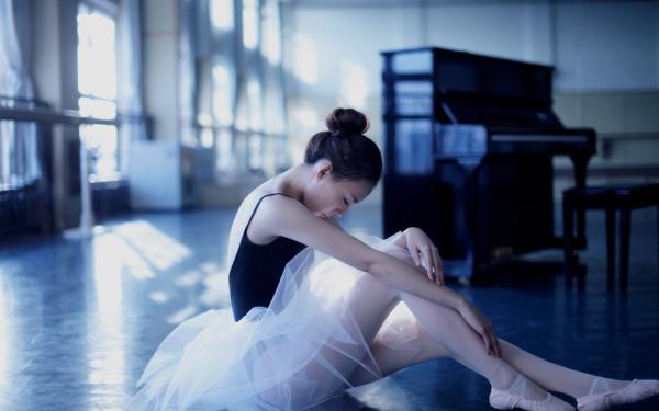 蕾碧雅伊秀拉玛丽开局满级，队友竟想灭世小说全文章节目录免费试读