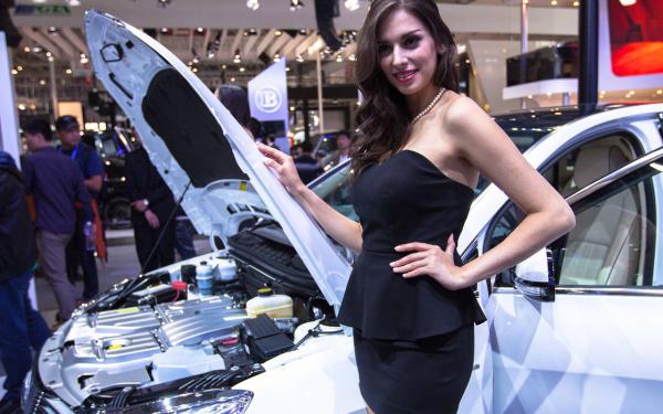 偏心假千金?我背后大佬排队宠周婉慕雪慕弘毅全本在线阅读