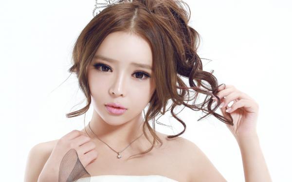 掉马后，厉少他跪下求复合章节目录 白月兮厉封爵全文阅读