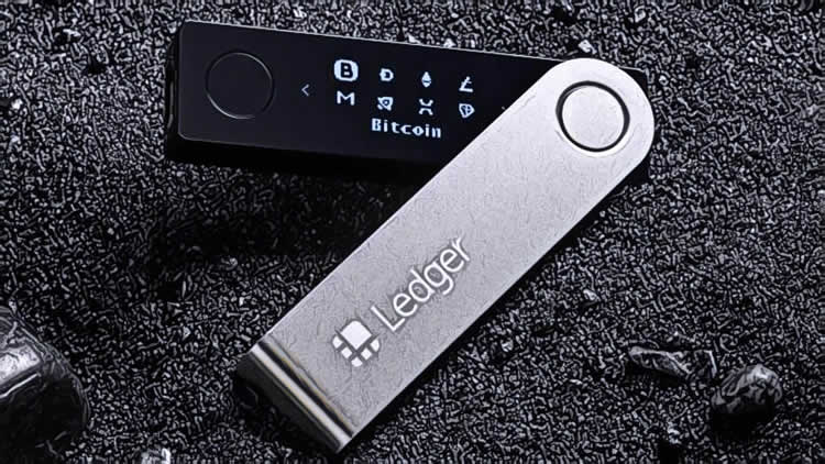 哪个冷钱包更值得投资？对比Ledger Stax与Ledger Flex冷钱包